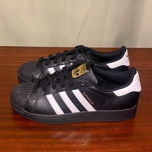 Adidas Originals Superstar J  Low Core Black Big Kids  size 6